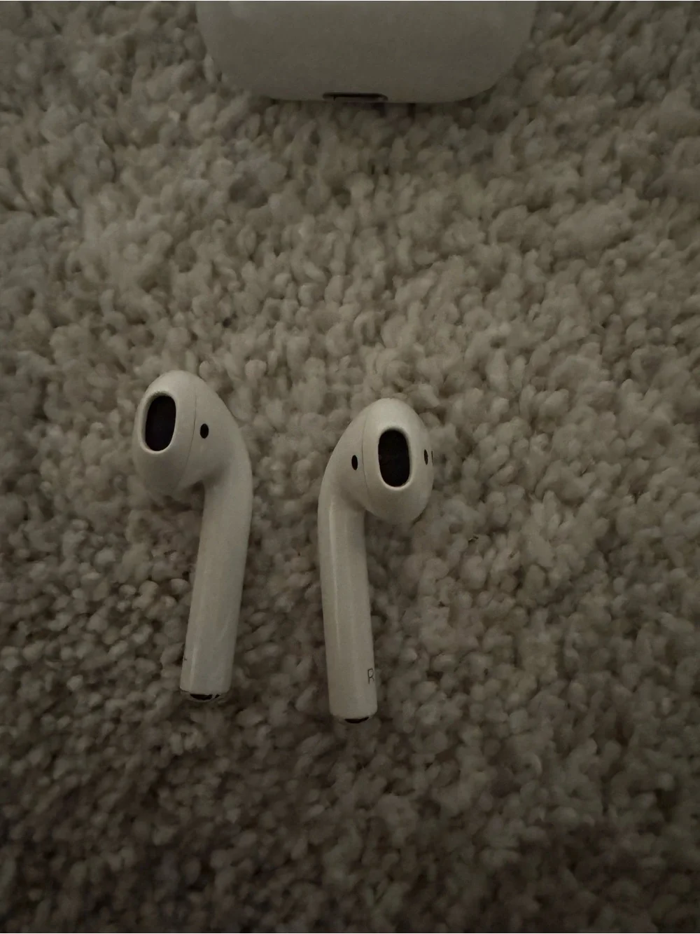 2019 Gen 2 Apple Air Pods.